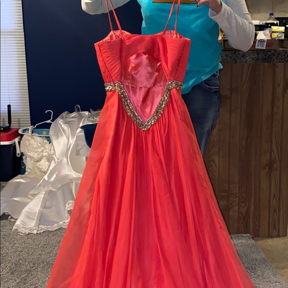 Dress - Picture 2 of 2